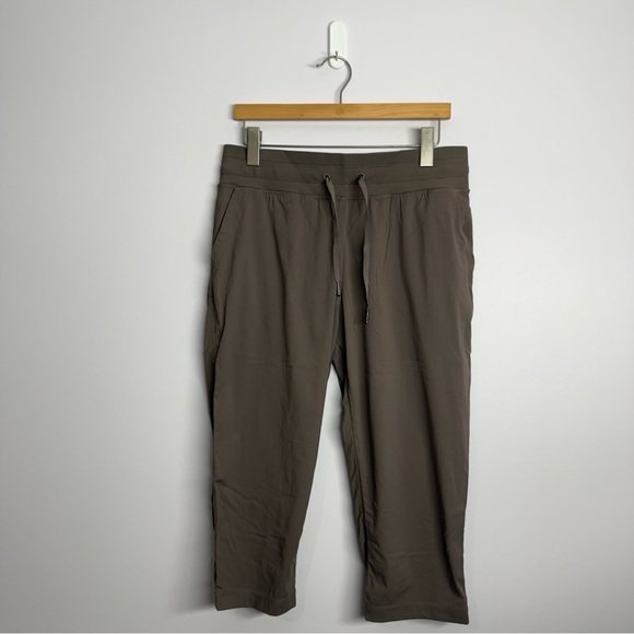 Lululemon Studio Crop II (Unlined) Cool Cocoa Size 10 19.5” - Picture 1 of 4